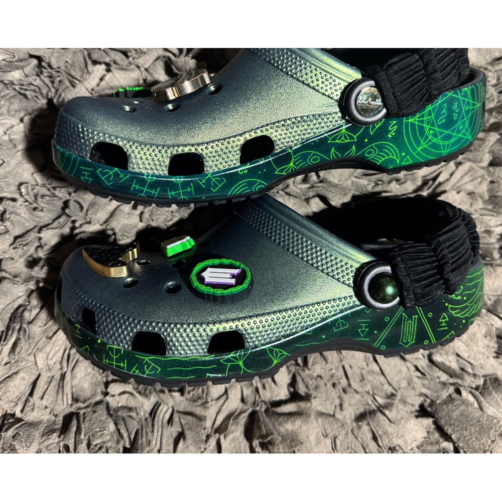 CROCS WOMEN NEW WICKED